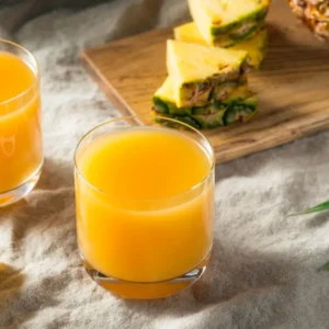 Kombucha de Piña y Cúrcuma